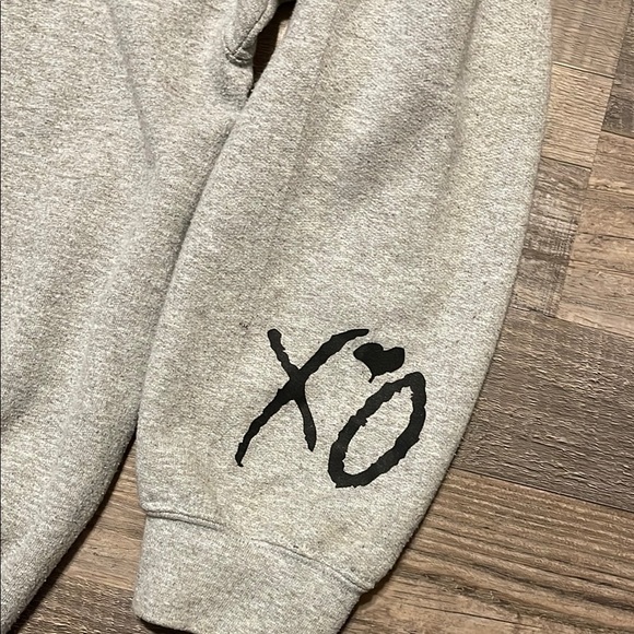 The Weeknd XOXO Gray Graphic Sweatshirt Hoodie - Picture 3 of 3